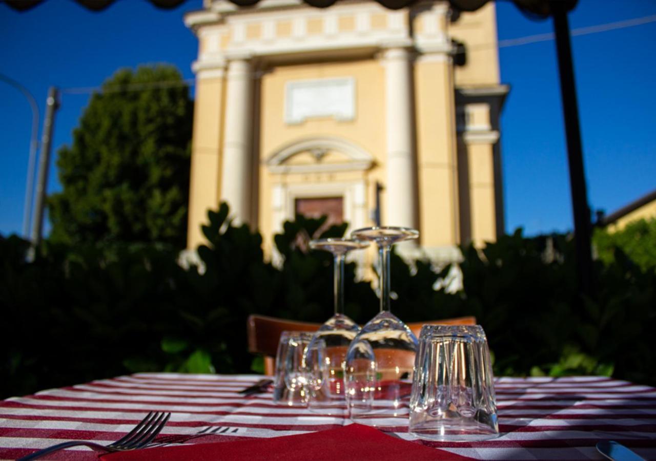 Trattoria Due Citroni Hotel Casalgrasso Eksteriør billede