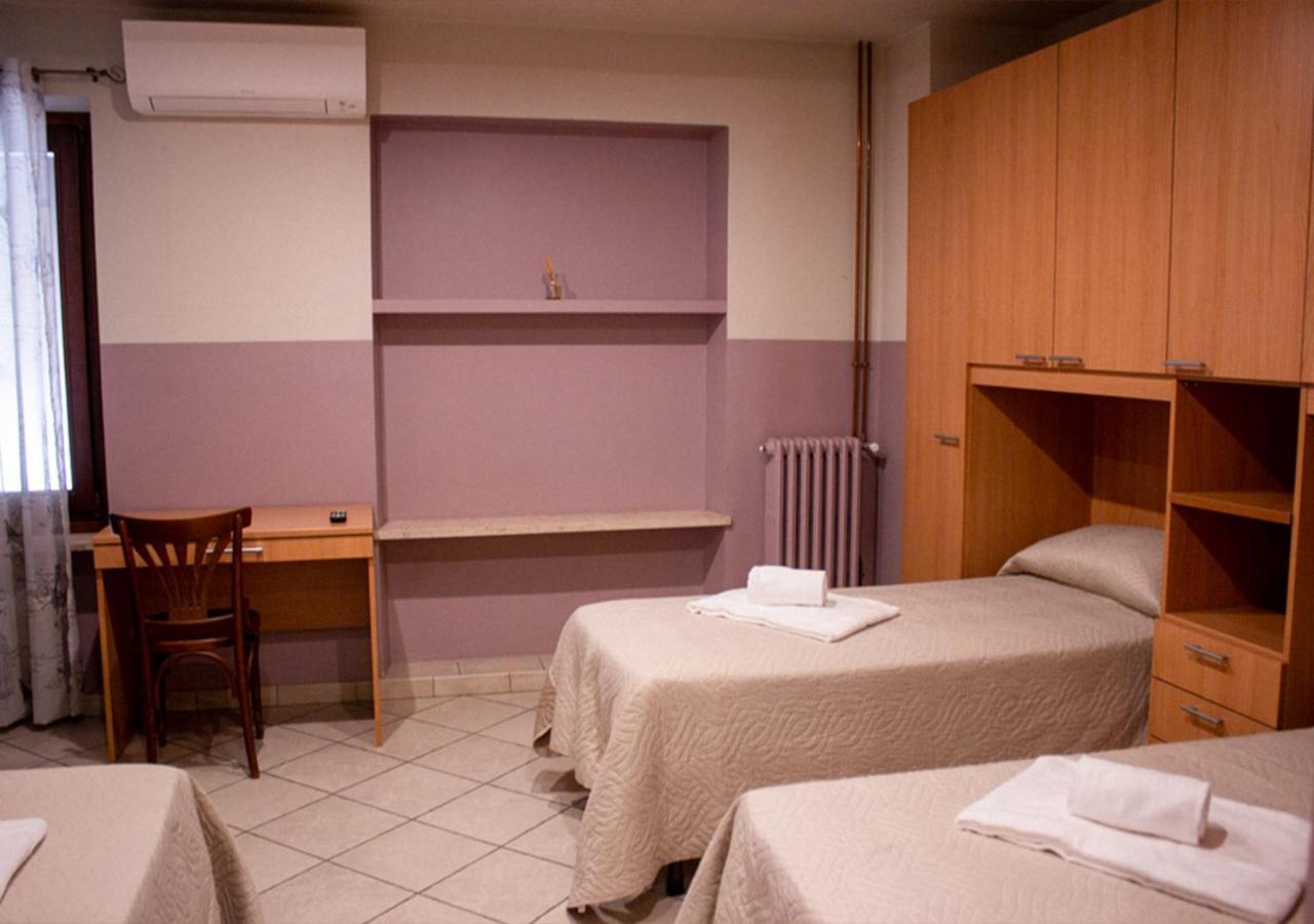 Trattoria Due Citroni Hotel Casalgrasso Eksteriør billede